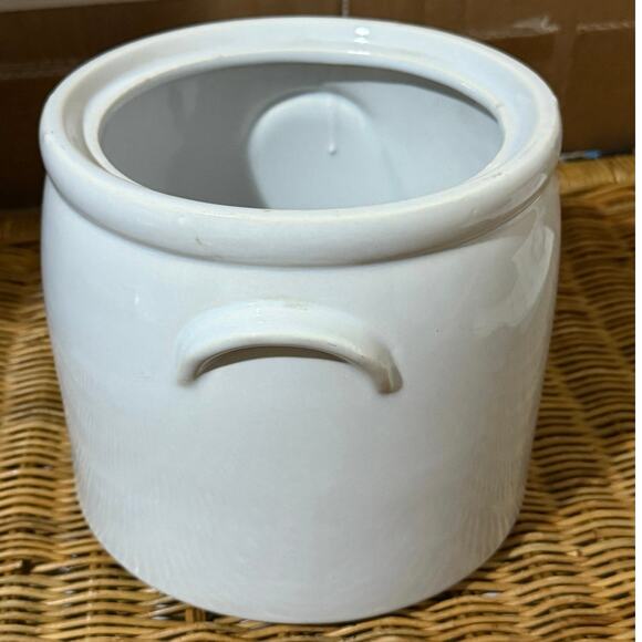 Vintage McCoy Lancaster Colony crock canister cookie jar. 1974-85. White & green - Picture 6 of 8